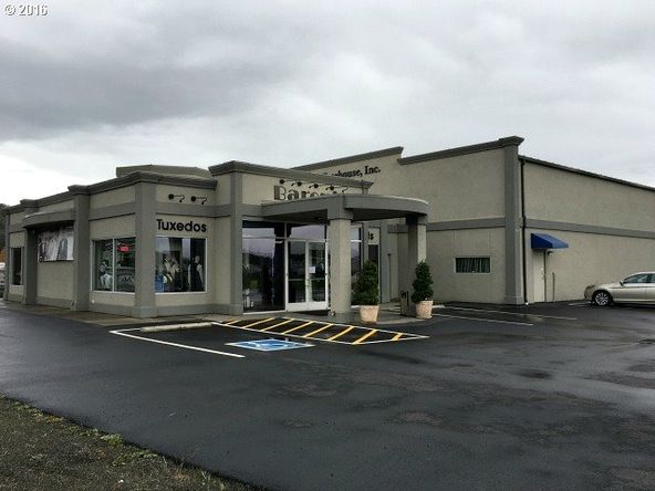 329 E Happy Valley Rd, Roseburg, OR 97471